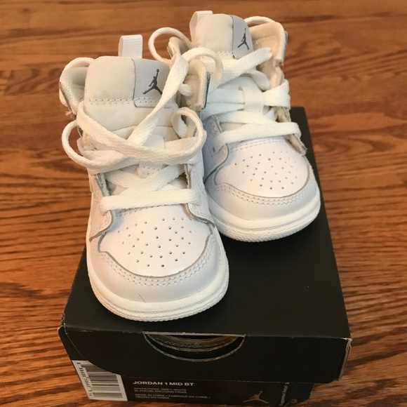 baby sneakers size 2c
